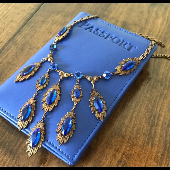 Unknown Jewelry - 🎉H-P🎉 Vintage Cascade Blue Necklace EUC